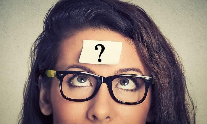 interrogacion-chica-gafas-dreamstime.jpg