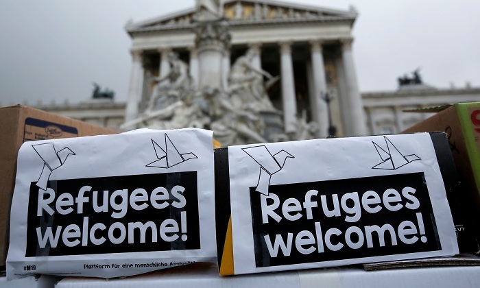 refugiados-cartel-rpotesta-austria-reuters.jpg