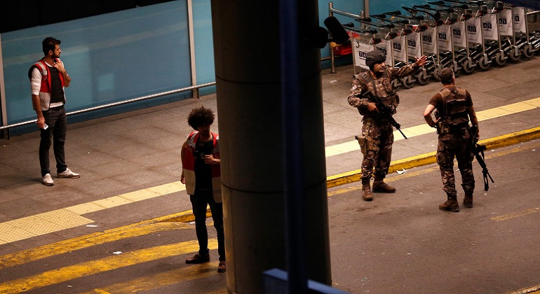 Atentado en el aeropuerto de Estambul