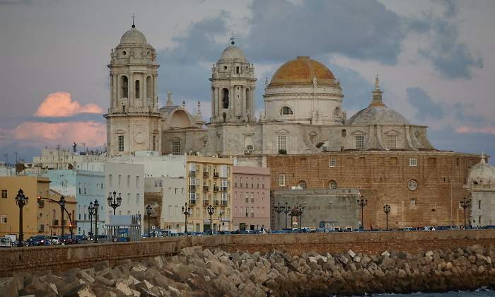 cadiz-holidu.jpg