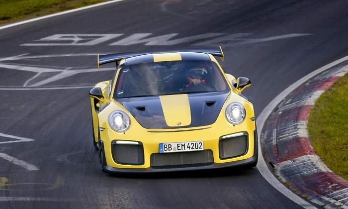 porsche-911-GT2-RS-2017-01-nurburgring.jpg