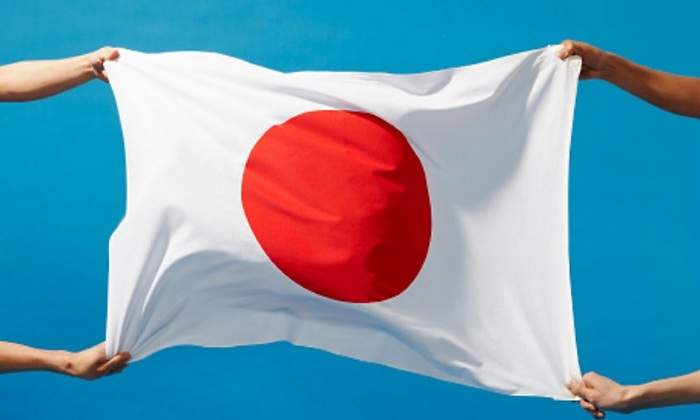 japon-bandera-manos.jpg