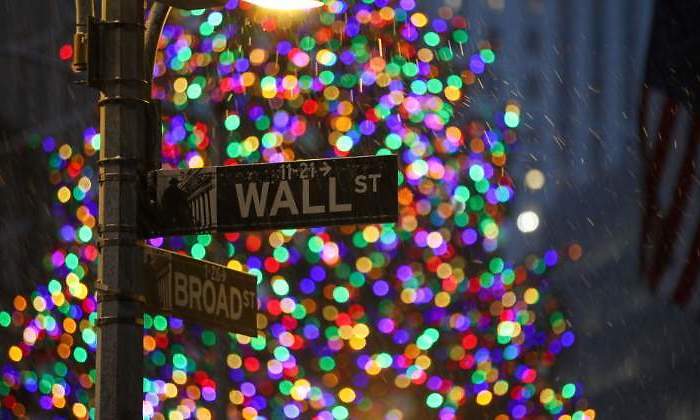 wall-street-cartel-calle-arbol-navidad-fondo-getty-770x420.jpg
