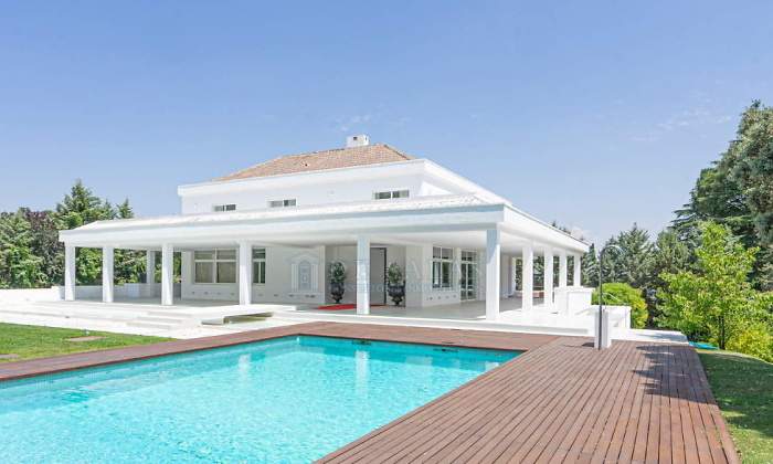 chalet-piscina-terraza-madrid-lujo-fase-1-alquiler-inmobiliaria-de-salas-1.jpg