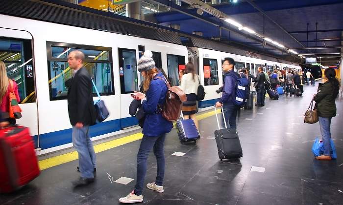 metro-aeropuerto-anden.jpg