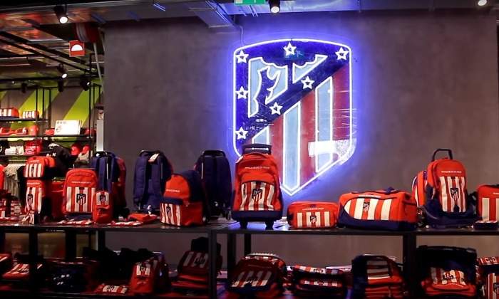 Atletico-escudo-tienda-Wanda-2018.jpg