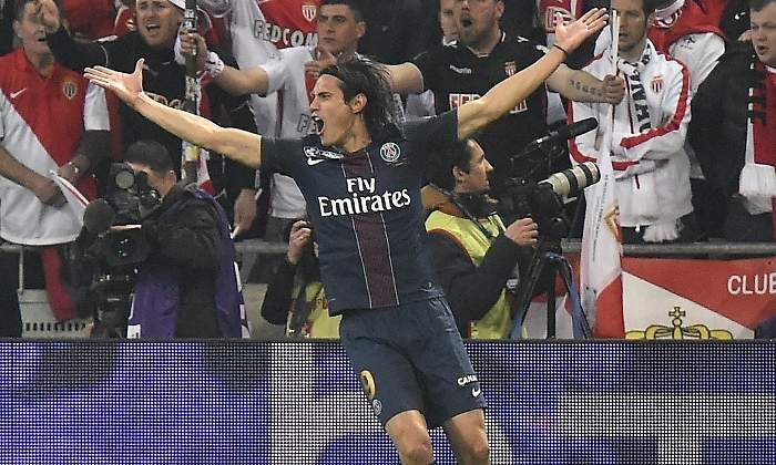 cavani-celebra-psg-reuters.jpg