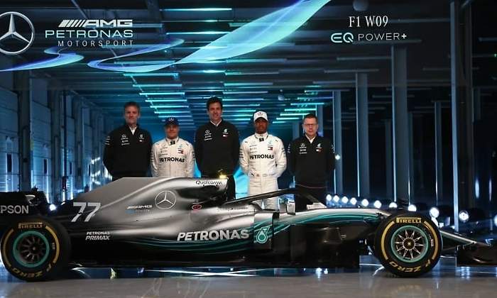 Mercedes-W09-2018-02.jpg