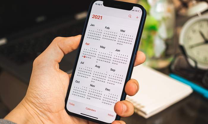 calendario-2021-movil-festivos-dreamstime.jpg