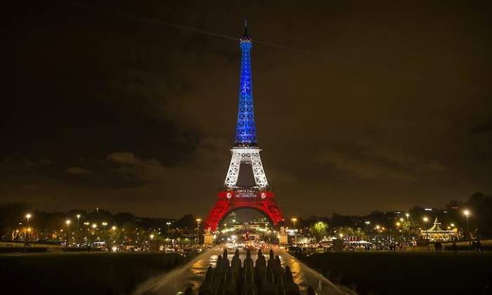 torre-eiffel-bandera-770.jpg