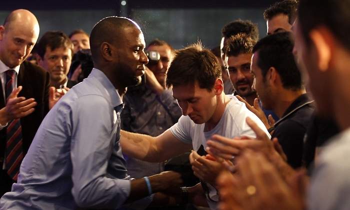 abidal-messi-abrazo-despedida-2013-getty.jpg