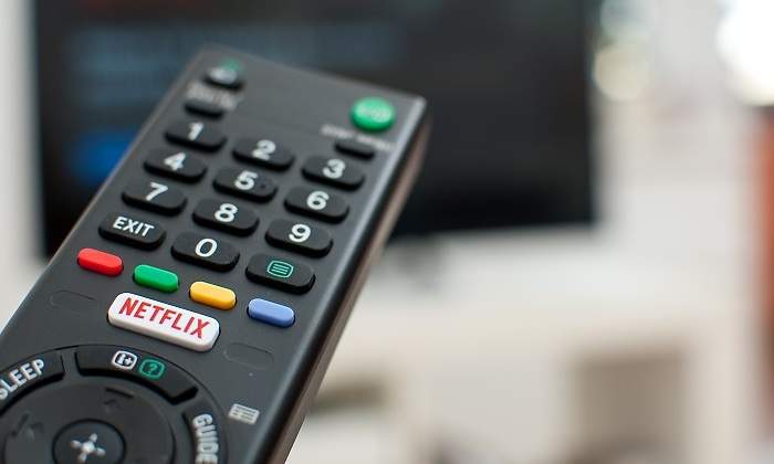 Mando-a-distancia-con-el-boton-de-Netflix-iStock.jpg