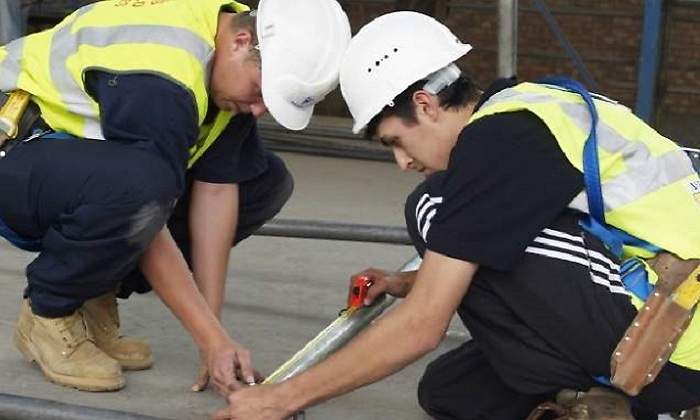 700x420_jovenes-construccion-getty.jpg