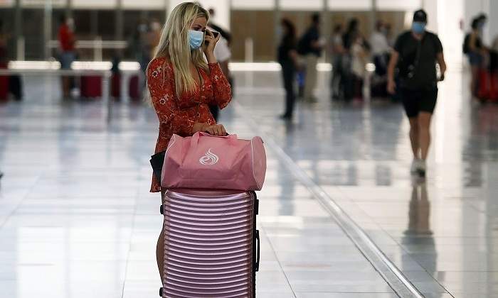 Extranjera-aeropuerto-coronavirus.jpg