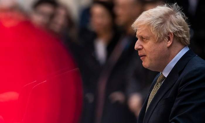 boris-johnson-reino-unido-perfil-luz-roja-13diciembre2019-getty-770x420.jpg