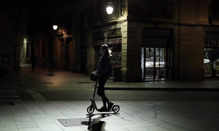 coronavirus-barcelona-noche-reuters.jpg