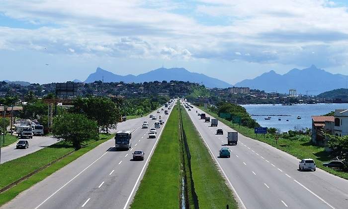 Autopista Fluminense en Ro de Janeiro Brasil