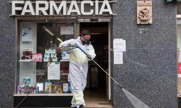 coronavirus-farmacia-limpieza-efe.jpg