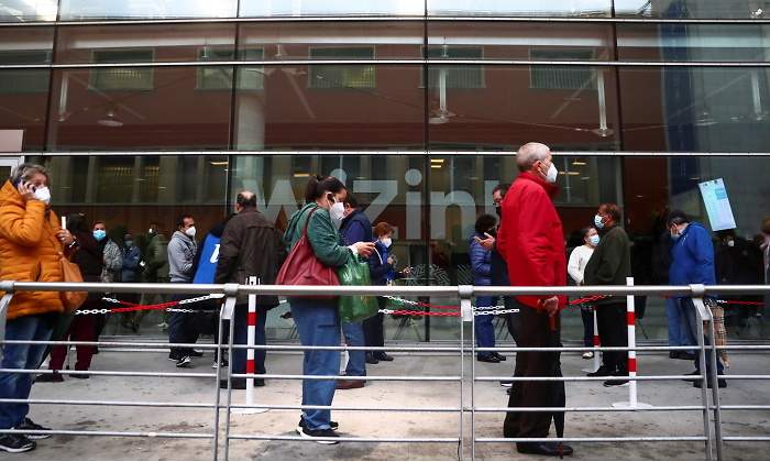 vacunacion-madrid-wizink-astrazeneca-reuters.jpg