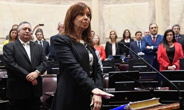 cristina-fernandez-kirchner-jura-senado-argentina-efe-770x420.jpg
