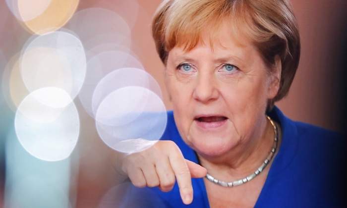 merkel-angela-dedo-luces-reuters.jpg
