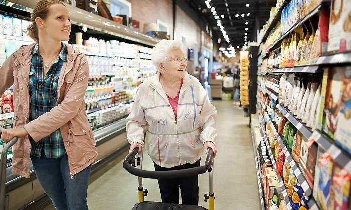 Anciana-en-supermercado-iStock.jpg
