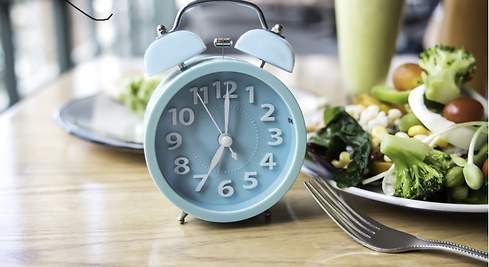 Por qué es importante controlar los horarios de las comidas y el tiempo que  le dedicamos a cada una de ellas