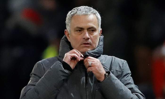mourinho-abrigo-derbi-manchester-reuters.jpg