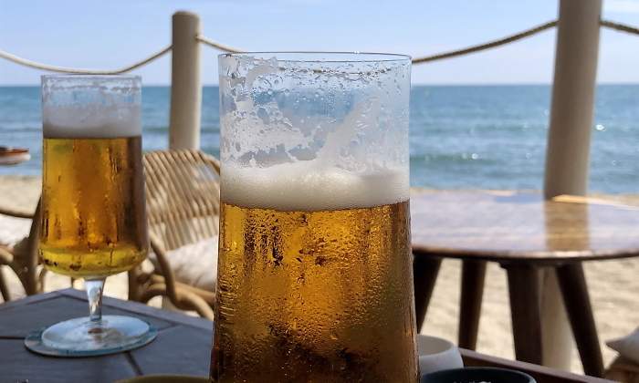 cerveza-espana-playa-dreamstime.jpg