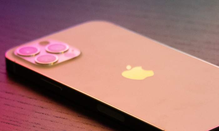 iphone-12-pro-martin-sanchez-unsplash-1.jpg