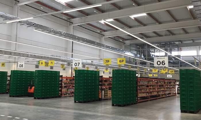 Interior de la colmena almacn online de Mercadona en Getafe