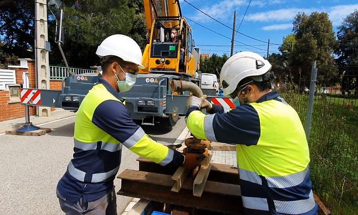 Operarios de Suez trabajando