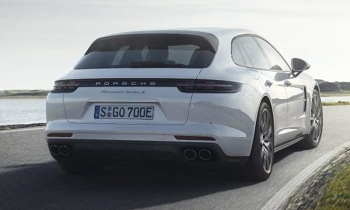 Porsche-Panamera-Turbo-S-E-Hybrid-Sport-Turismo-2017-02.jpg