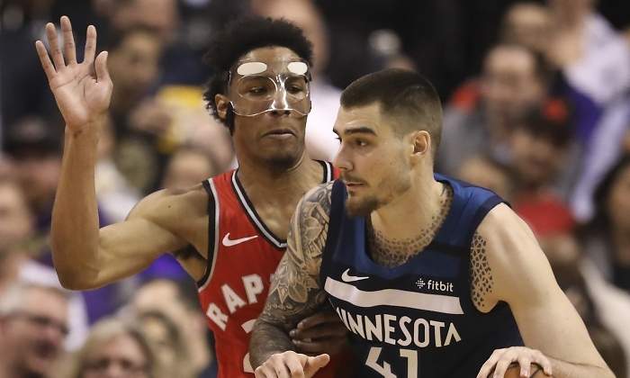 juancho-wolves-raptors-2020-getty.jpg