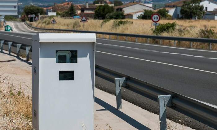radar-trafico-multa-dgt-iStock-701058240.jpg