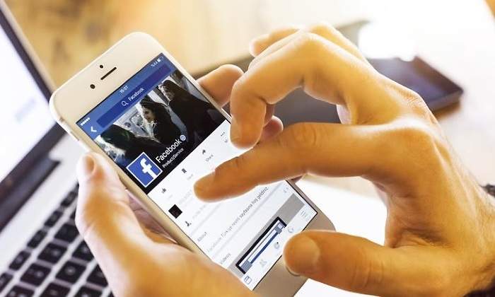 Facebook-celular-770-istock.jpg