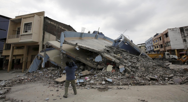 ecuador-terremoto-edificio-reuters.jpg
