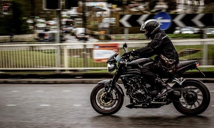 moto-triumph-pixabay.jpg