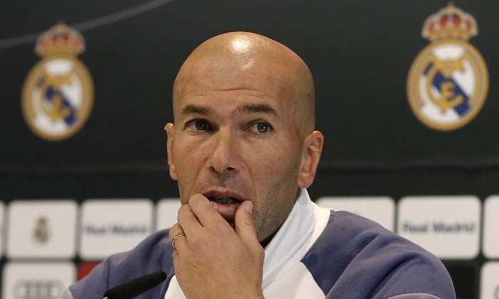 Zidane-RP-rasca-barbilla-2017-efe.jpg