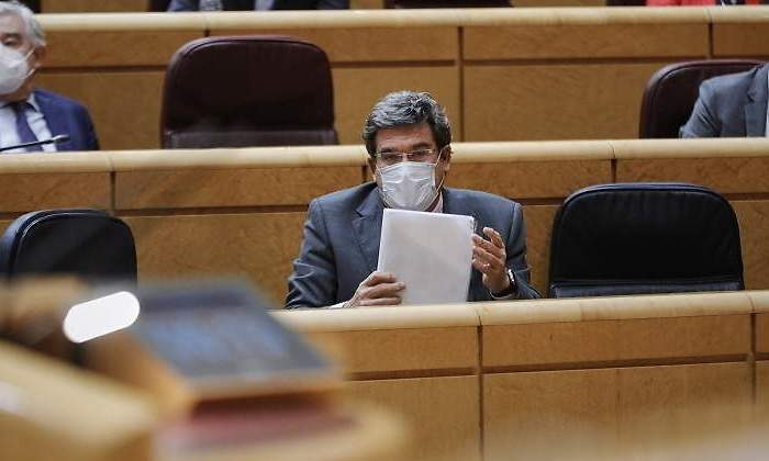 escriva-papeles.jpg