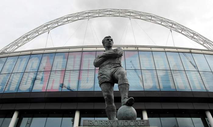 wembley-estatua-bobby-moore-reuters.jpg