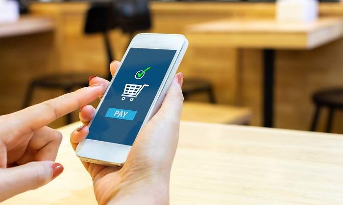 770-420-bnpl-movil-compra-online-ecommerce-istock.jpg