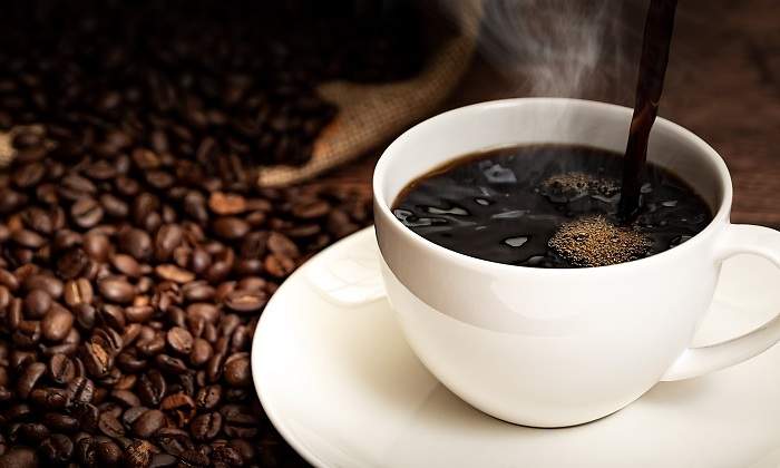Una-taza-con-cafe-negro-en-su-interior--iStock.jpg