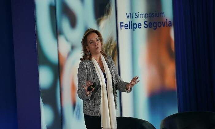 Simposium-1.jpg