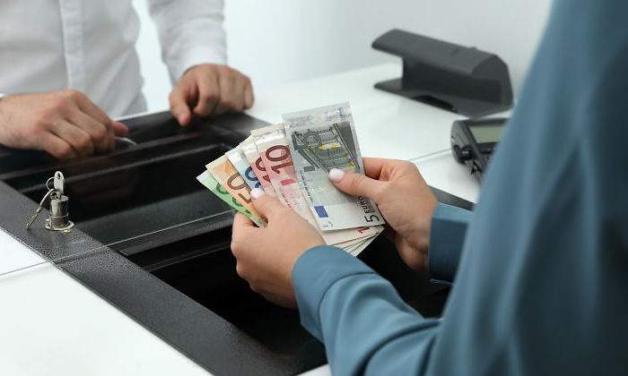 pago-comisiones-sacar-efectivo-ventanilla.jpg