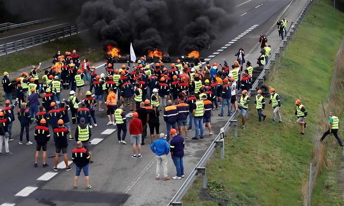 alcoa-carretera-cortada-efe.jpg