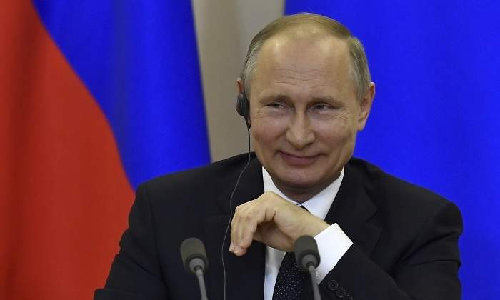 putin-bandera-casco-reuters.jpg