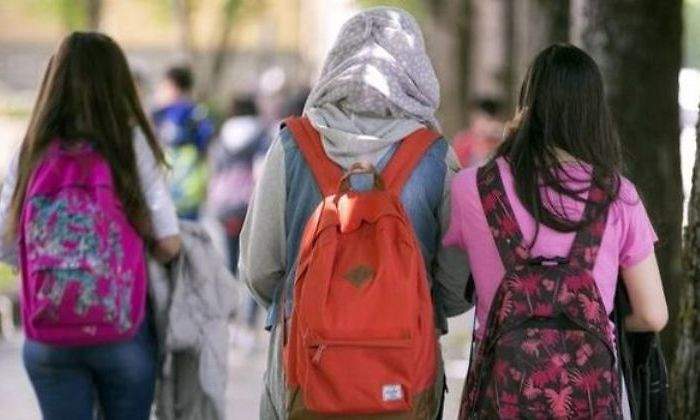 hiyab-velo-estudiantes-efe.jpg