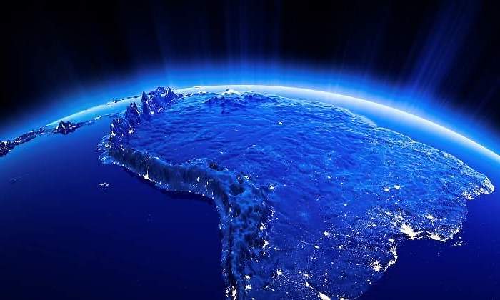 espacio-latinoamerica-america-latina-noche.jpg