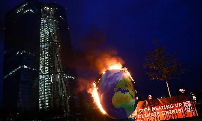 bce-cambio-climatico-manifestacion-koala-kollektiv-21octubre2020-reuters-770x420.jpg